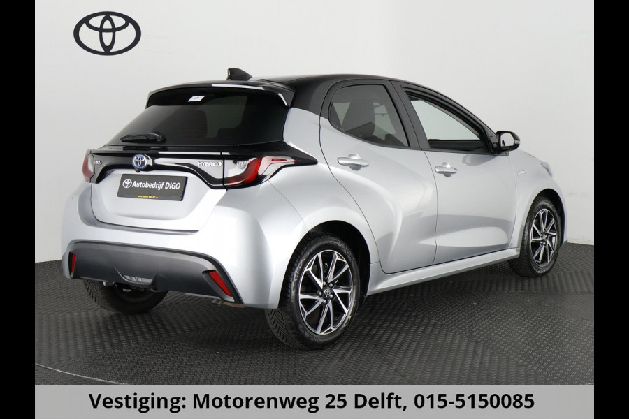 Toyota Yaris 1.5 HYBRIDE AUTOMAAT SILVERLINE BI-TONE CLOUD NAVI. SLECHTS 6.400 KM. GARANTIE TOT 3-2034*