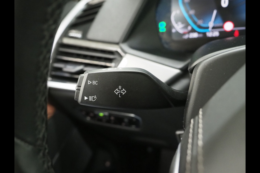 BMW X5 xDrive45e High Executive | Panoramadak | Luchtvering | Keyless | Camera | Carplay | Trekhaak