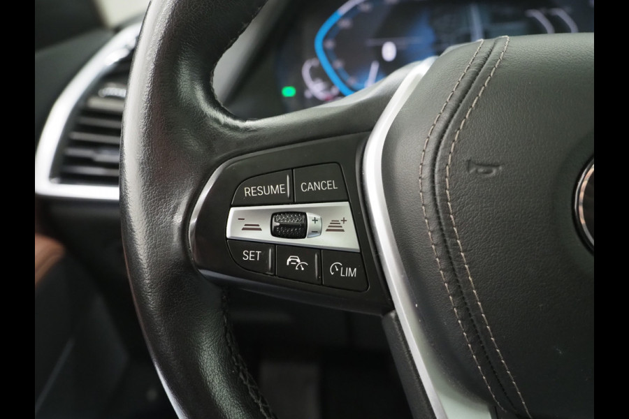 BMW X5 xDrive45e High Executive | Panoramadak | Luchtvering | Keyless | Camera | Carplay | Trekhaak