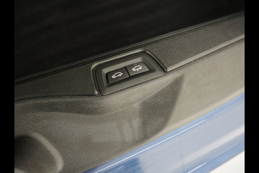BMW X5 xDrive45e High Executive | Panoramadak | Luchtvering | Keyless | Camera | Carplay | Trekhaak