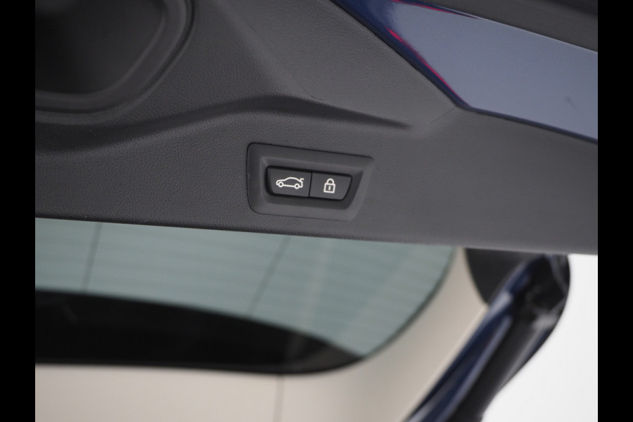 BMW X5 xDrive45e High Executive | Panoramadak | Luchtvering | Keyless | Camera | Carplay | Trekhaak