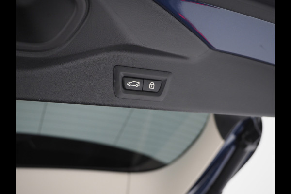 BMW X5 xDrive45e High Executive | Panoramadak | Luchtvering | Keyless | Camera | Carplay | Trekhaak
