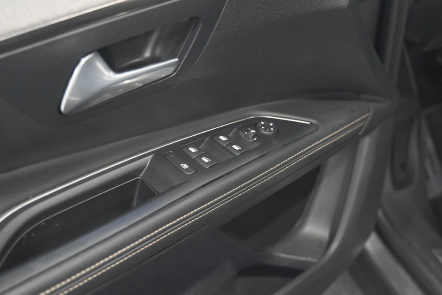 Peugeot 5008 PureTech 130 GT | Camera | Adaptieve Cruise Control | Dodehoekdetectie | Navigatie