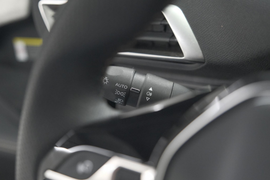 Peugeot 5008 PureTech 130 GT | Camera | Adaptieve Cruise Control | Dodehoekdetectie | Navigatie
