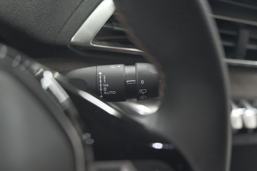 Peugeot 5008 PureTech 130 GT | Camera | Adaptieve Cruise Control | Dodehoekdetectie | Navigatie