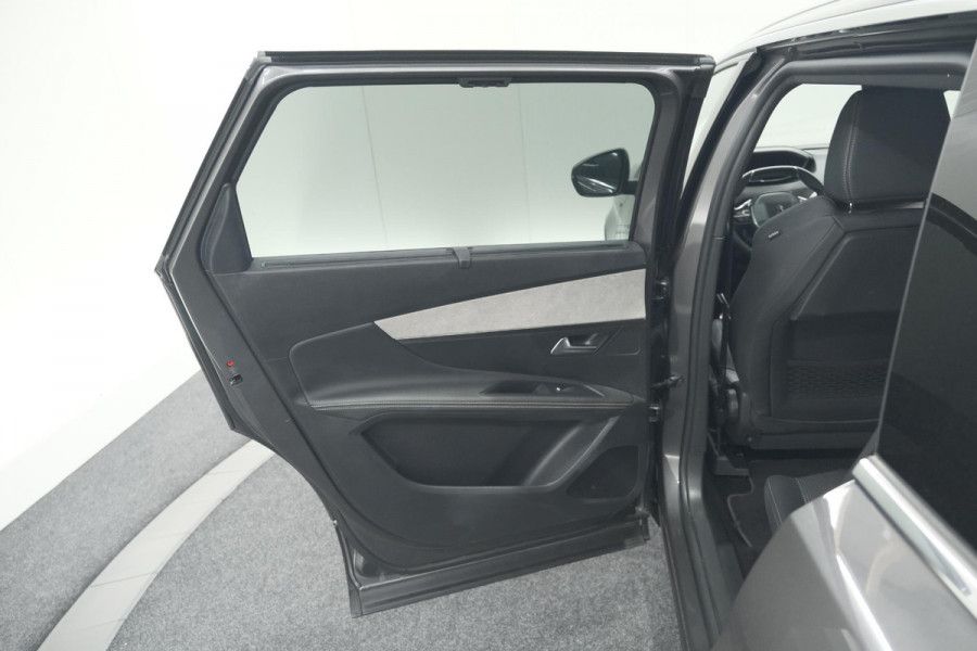 Peugeot 5008 PureTech 130 GT | Camera | Adaptieve Cruise Control | Dodehoekdetectie | Navigatie