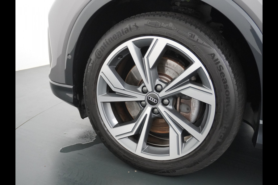 Audi Q4 Sportback e-tron 40 204pk 77kWh Adap.Cruise Sport-St. 20" Apple Carplay Android Camera Navi Matrix Led Elek.Achterklep Trekhaak Ecc Stoelverwarmi Audi sound system Assistentiepakketten-Parking/Tour/Plus 1e Eigenaar Origineel Nederlandse Auto 1.000kg trekvermogen € 63.000nieuw