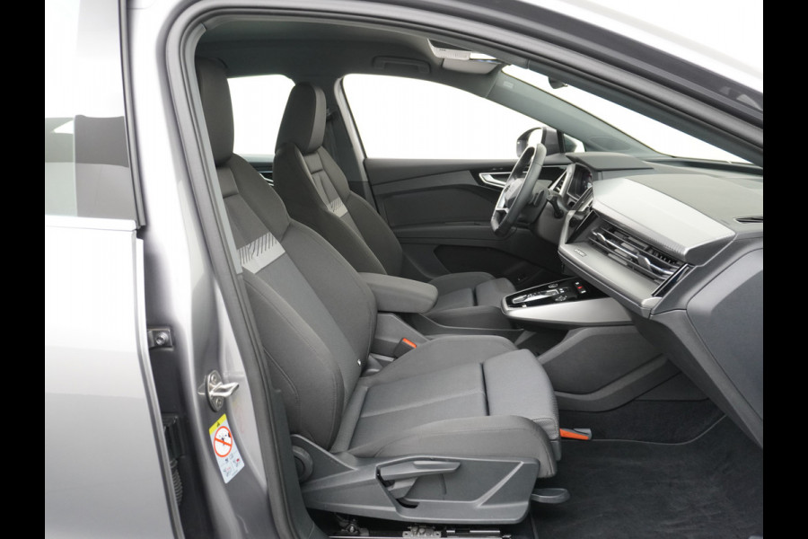 Audi Q4 Sportback e-tron 40 204pk 77kWh Adap.Cruise Sport-St. 20" Apple Carplay Android Camera Navi Matrix Led Elek.Achterklep Trekhaak Ecc Stoelverwarmi Audi sound system Assistentiepakketten-Parking/Tour/Plus 1e Eigenaar Origineel Nederlandse Auto 1.000kg trekvermogen € 63.000nieuw