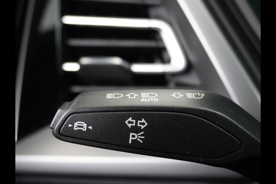 Audi Q4 Sportback e-tron 40 204pk 77kWh Adap.Cruise Sport-St. 20" Apple Carplay Android Camera Navi Matrix Led Elek.Achterklep Trekhaak Ecc Stoelverwarmi Audi sound system Assistentiepakketten-Parking/Tour/Plus 1e Eigenaar Origineel Nederlandse Auto 1.000kg trekvermogen € 63.000nieuw
