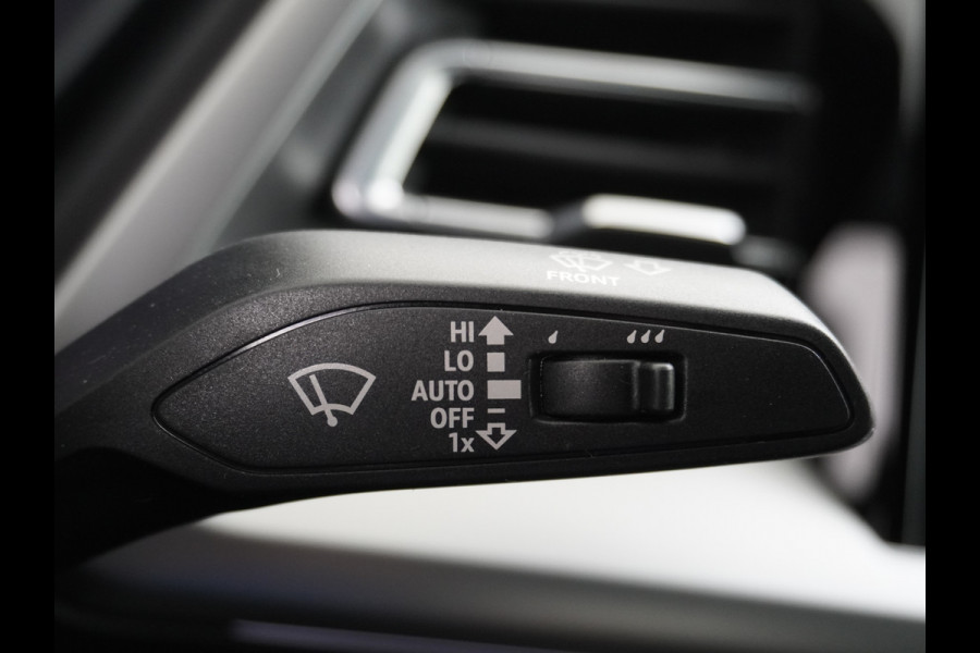 Audi Q4 Sportback e-tron 40 204pk 77kWh Adap.Cruise Sport-St. 20" Apple Carplay Android Camera Navi Matrix Led Elek.Achterklep Trekhaak Ecc Stoelverwarmi Audi sound system Assistentiepakketten-Parking/Tour/Plus 1e Eigenaar Origineel Nederlandse Auto 1.000kg trekvermogen € 63.000nieuw