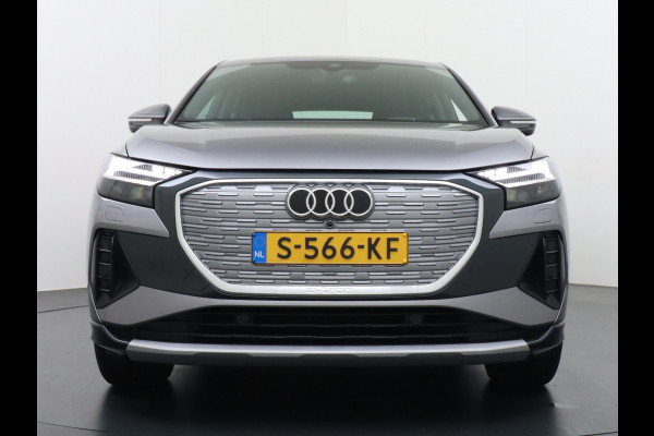 Audi Q4 Sportback e-tron 40 204pk 77kWh Adap.Cruise Sport-St. 20" Apple Carplay Android Camera Navi Matrix Led Elek.Achterklep Trekhaak Ecc Stoelverwarmi Audi sound system Assistentiepakketten-Parking/Tour/Plus 1e Eigenaar Origineel Nederlandse Auto 1.000kg trekvermogen € 63.000nieuw