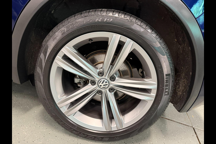 Volkswagen Tiguan 1.4 TSI ACT R-LINE PANO/V-COCKPIT/NAVI/LED/ECC/PDC/CRUISE///
