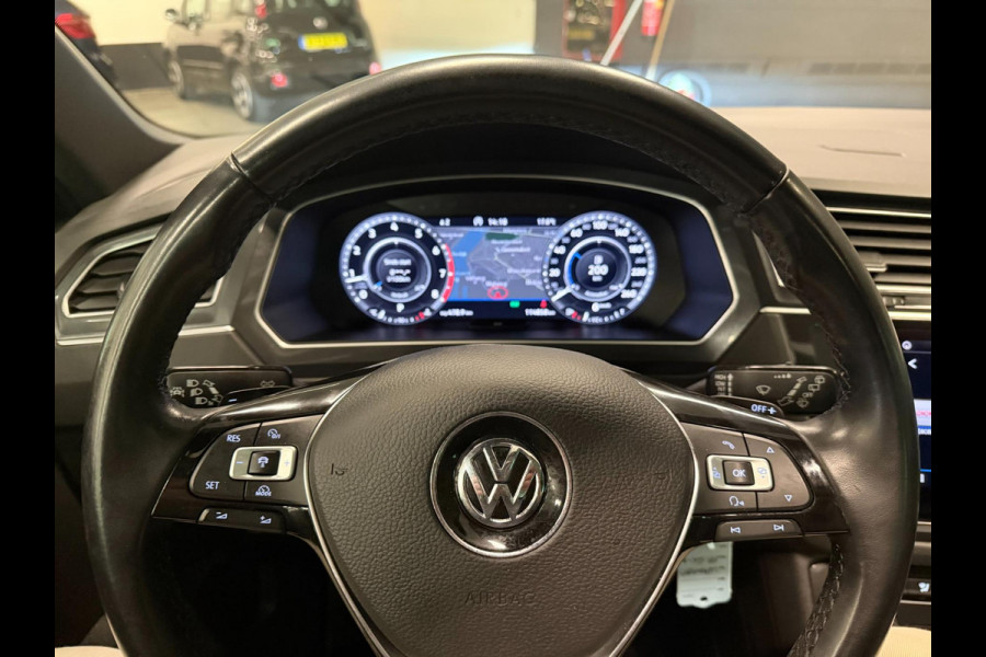 Volkswagen Tiguan 1.4 TSI ACT R-LINE PANO/V-COCKPIT/NAVI/LED/ECC/PDC/CRUISE///