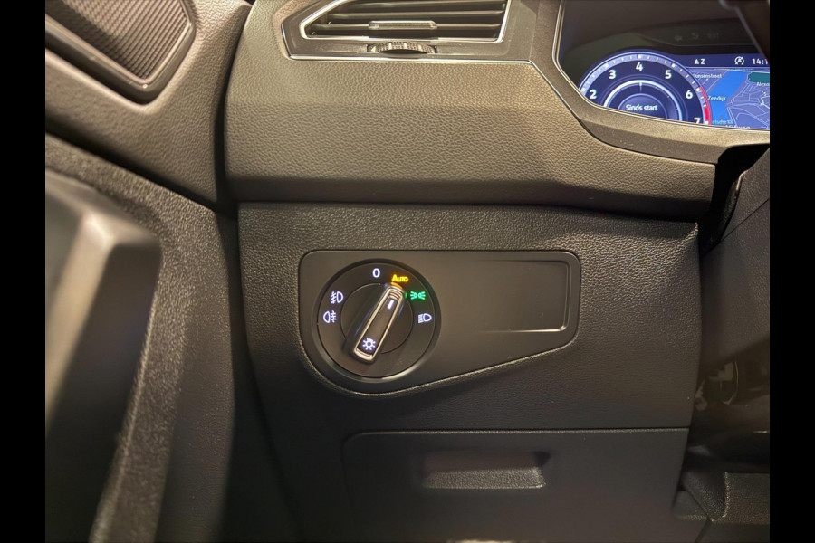 Volkswagen Tiguan 1.4 TSI ACT R-LINE PANO/V-COCKPIT/NAVI/LED/ECC/PDC/CRUISE///