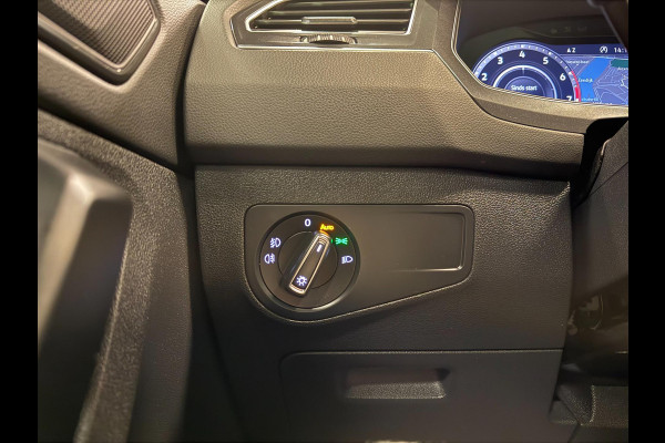 Volkswagen Tiguan 1.4 TSI ACT R-LINE PANO/V-COCKPIT/NAVI/LED/ECC/PDC/CRUISE///