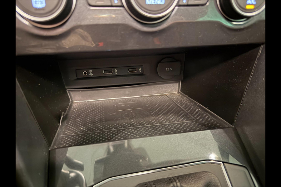 Volkswagen Tiguan 1.4 TSI ACT R-LINE PANO/V-COCKPIT/NAVI/LED/ECC/PDC/CRUISE///