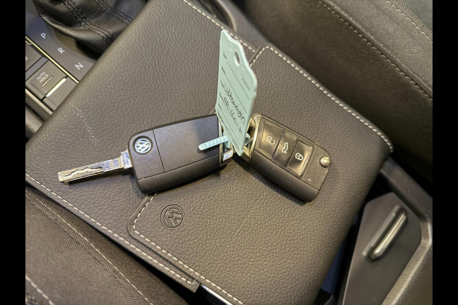 Volkswagen Tiguan 1.4 TSI ACT R-LINE PANO/V-COCKPIT/NAVI/LED/ECC/PDC/CRUISE///