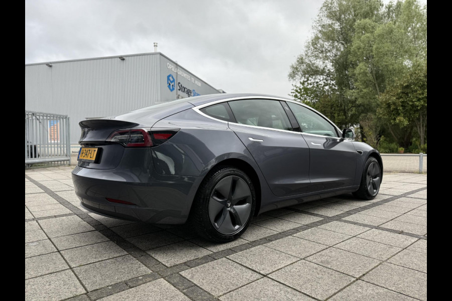 Tesla Model 3 Range Plus RWD | Autopilot | Panorama | Leder |