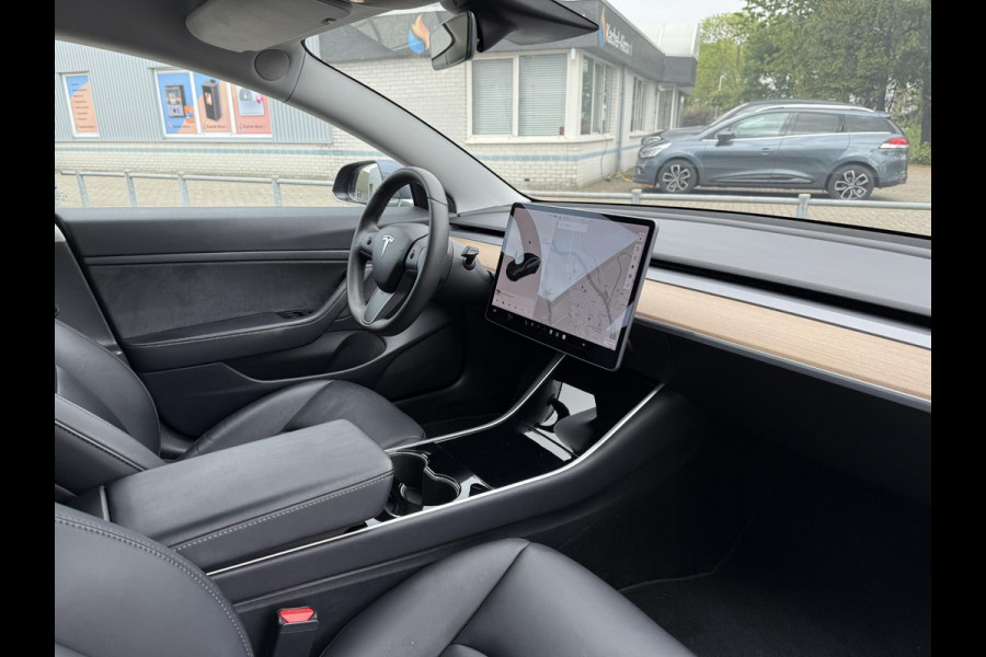 Tesla Model 3 Range Plus RWD | Autopilot | Panorama | Leder |