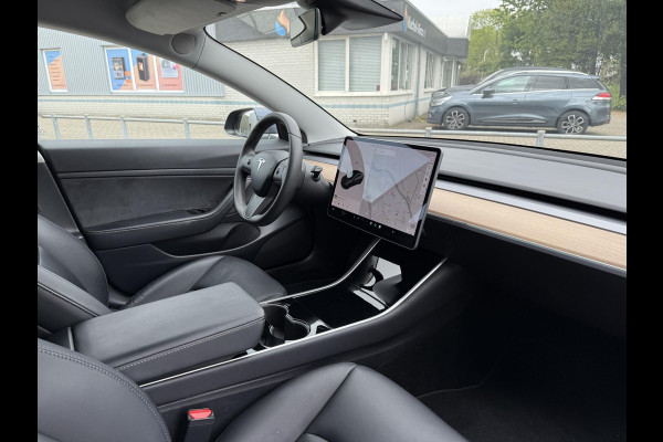 Tesla Model 3 Range Plus RWD | Autopilot | Panorama | Leder |