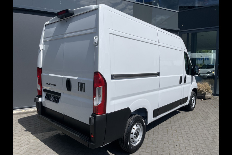 Fiat Ducato 3.0T GB L2H2 2.2 MultiJet S&S Zijschuifdeur rechts - Cruise control -  tussenschot volledig - Achteruitrijcamera - Parkeersensoren achter - bluetooth - Radio - Navigatie - Airco - Lane Assist