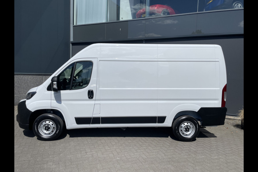 Fiat Ducato 3.0T GB L2H2 2.2 MultiJet S&S Zijschuifdeur rechts - Cruise control -  tussenschot volledig - Achteruitrijcamera - Parkeersensoren achter - bluetooth - Radio - Navigatie - Airco - Lane Assist