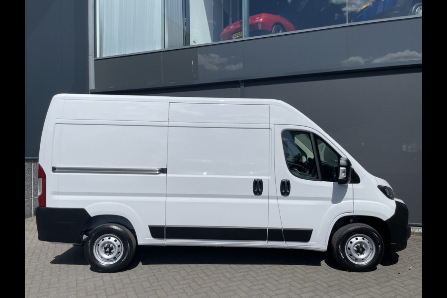 Fiat Ducato 3.0T GB L2H2 2.2 MultiJet S&S Zijschuifdeur rechts - Cruise control -  tussenschot volledig - Achteruitrijcamera - Parkeersensoren achter - bluetooth - Radio - Navigatie - Airco - Lane Assist