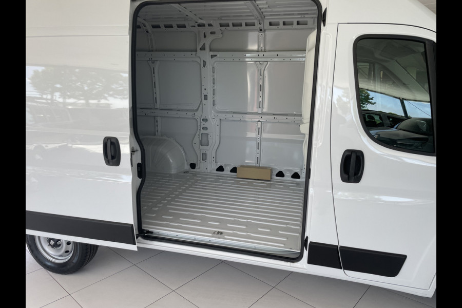 Fiat Ducato 3.0T GB L2H2 2.2 MultiJet S&S Zijschuifdeur rechts - Cruise control -  tussenschot volledig - Achteruitrijcamera - Parkeersensoren achter - bluetooth - Radio - Navigatie - Airco - Lane Assist