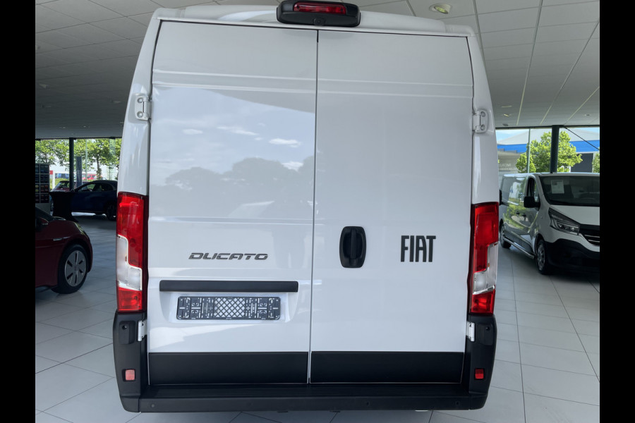 Fiat Ducato 3.0T GB L2H2 2.2 MultiJet S&S Zijschuifdeur rechts - Cruise control -  tussenschot volledig - Achteruitrijcamera - Parkeersensoren achter - bluetooth - Radio - Navigatie - Airco - Lane Assist