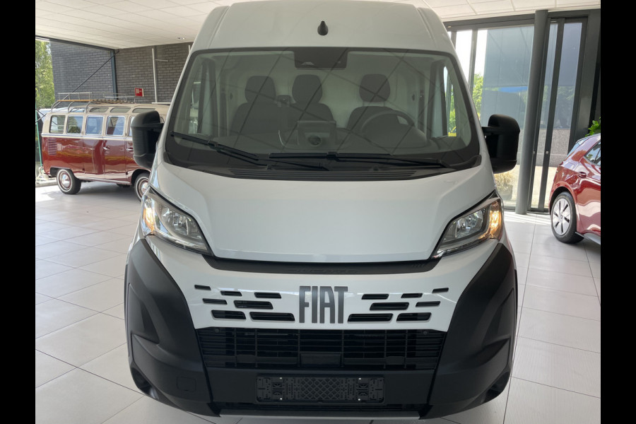 Fiat Ducato 3.0T GB L2H2 2.2 MultiJet S&S Zijschuifdeur rechts - Cruise control -  tussenschot volledig - Achteruitrijcamera - Parkeersensoren achter - bluetooth - Radio - Navigatie - Airco - Lane Assist