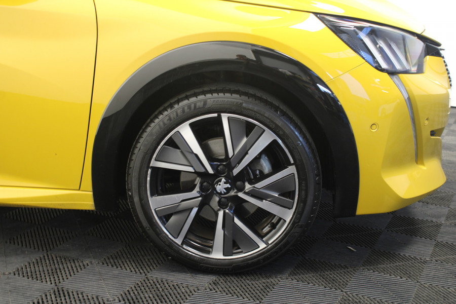 Peugeot 208 1.2 PureTech GT |Navi|Camera|Stoelverwarming|