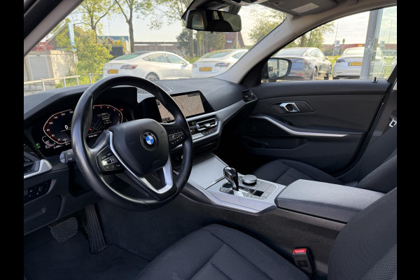 BMW 3 Serie Touring 318d Aut. 150pk Bus. Exe Ed. | Navi | ECC | Trekhaak |