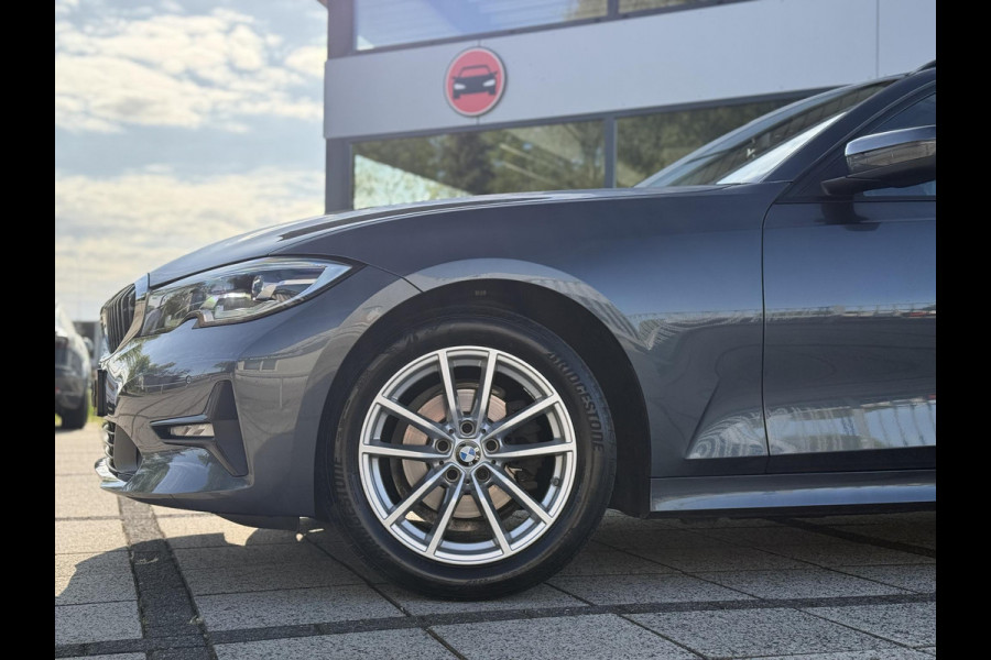 BMW 3 Serie Touring 318d Aut. 150pk Bus. Exe Ed. | Navi | ECC | Trekhaak |
