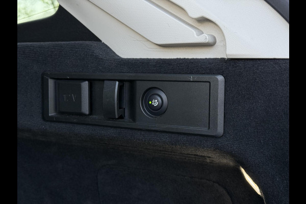 BMW 3 Serie Touring 318d Aut. 150pk Bus. Exe Ed. | Navi | ECC | Trekhaak |