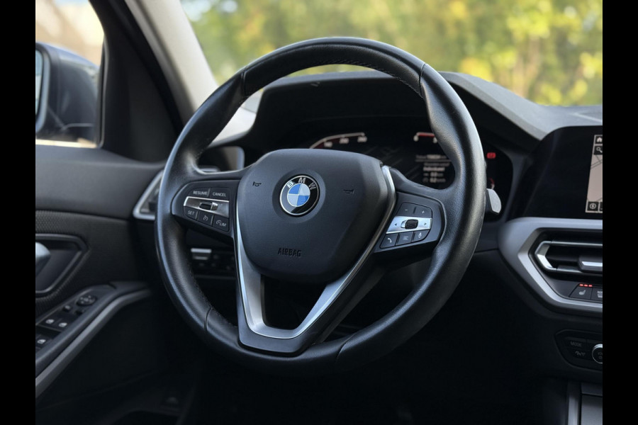 BMW 3 Serie Touring 318d Aut. 150pk Bus. Exe Ed. | Navi | ECC | Trekhaak |