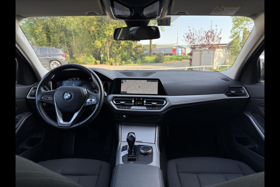 BMW 3 Serie Touring 318d Aut. 150pk Bus. Exe Ed. | Navi | ECC | Trekhaak |