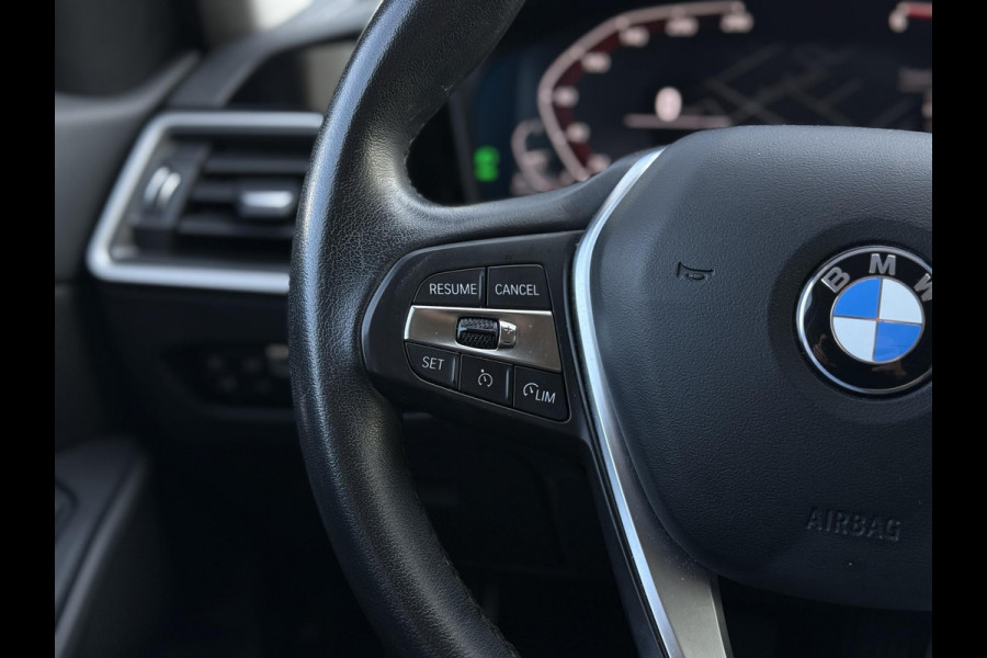 BMW 3 Serie Touring 318d Aut. 150pk Bus. Exe Ed. | Navi | ECC | Trekhaak |