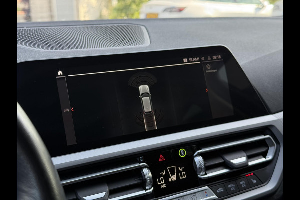 BMW 3 Serie Touring 318d Aut. 150pk Bus. Exe Ed. | Navi | ECC | Trekhaak |