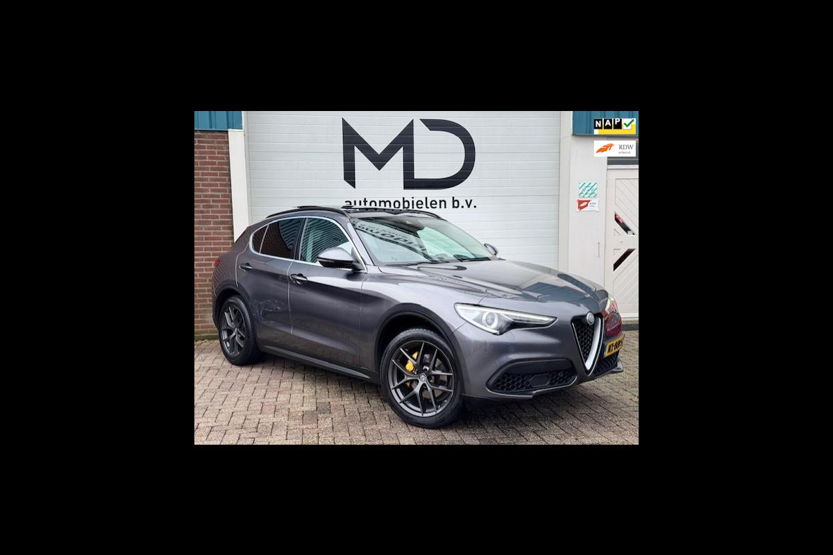 Alfa Romeo Stelvio 2.0 T AWD First Edition Q4 - Panorama dak Alfa Romeo Stelvio 2.0 T AWD First Edition Q4 - Panorama dak