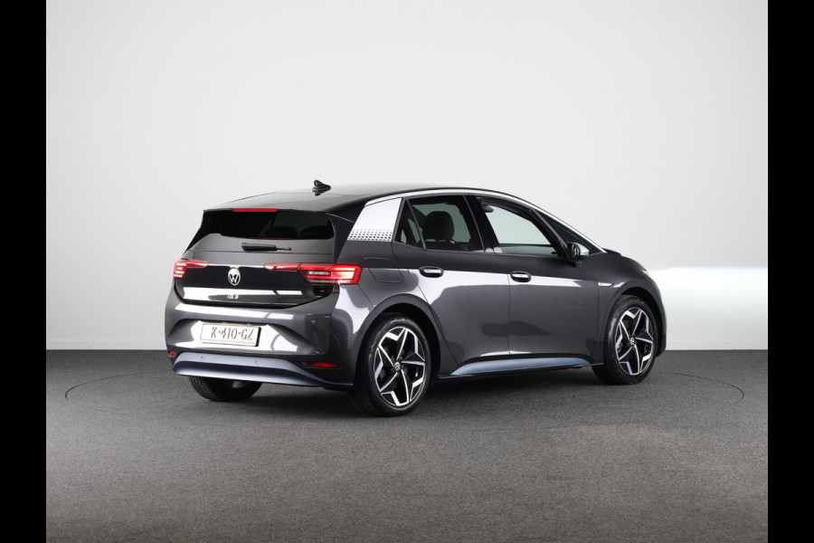 Volkswagen ID.3 First Plus 58 kWh 204 pk | Navigatie | Parkeersensoren | Achteruitrijcamera | Adaptieve cruise control | Matrix LED koplampen | Stoelverwarming |