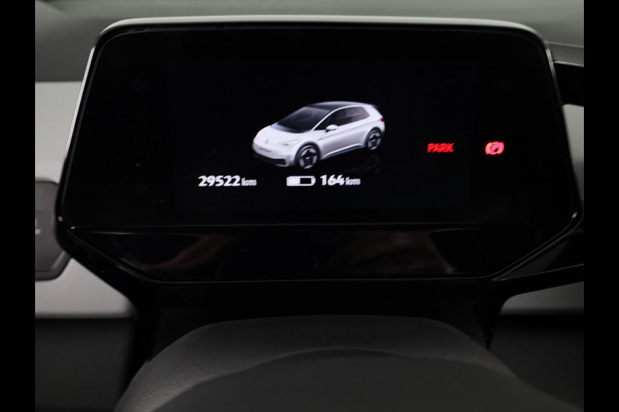 Volkswagen ID.3 First Plus 58 kWh 204 pk | Navigatie | Parkeersensoren | Achteruitrijcamera | Adaptieve cruise control | Matrix LED koplampen | Stoelverwarming |