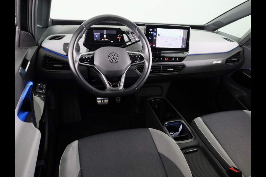 Volkswagen ID.3 First Plus 58 kWh 204 pk | Navigatie | Parkeersensoren | Achteruitrijcamera | Adaptieve cruise control | Matrix LED koplampen | Stoelverwarming |