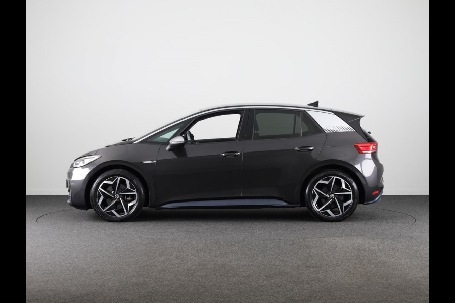 Volkswagen ID.3 First Plus 58 kWh 204 pk | Navigatie | Parkeersensoren | Achteruitrijcamera | Adaptieve cruise control | Matrix LED koplampen | Stoelverwarming |
