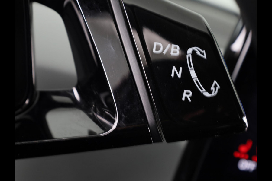 Volkswagen ID.3 First Plus 58 kWh 204 pk | Navigatie | Parkeersensoren | Achteruitrijcamera | Adaptieve cruise control | Matrix LED koplampen | Stoelverwarming |