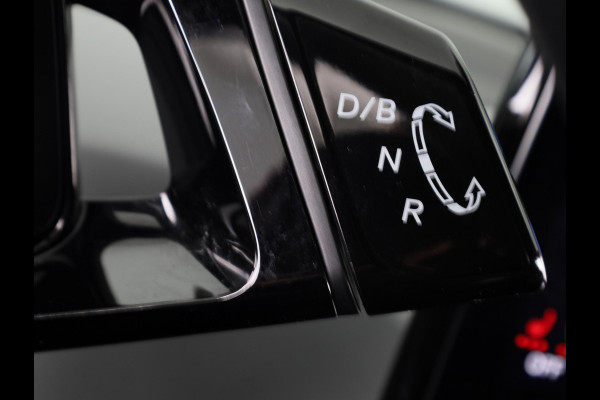Volkswagen ID.3 First Plus 58 kWh 204 pk | Navigatie | Parkeersensoren | Achteruitrijcamera | Adaptieve cruise control | Matrix LED koplampen | Stoelverwarming |