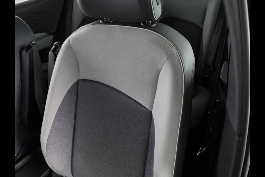 Volkswagen ID.3 First Plus 58 kWh 204 pk | Navigatie | Parkeersensoren | Achteruitrijcamera | Adaptieve cruise control | Matrix LED koplampen | Stoelverwarming |