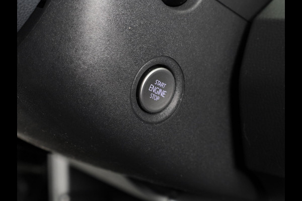 Volkswagen ID.3 First Plus 58 kWh 204 pk | Navigatie | Parkeersensoren | Achteruitrijcamera | Adaptieve cruise control | Matrix LED koplampen | Stoelverwarming |