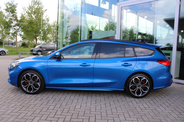 Ford Focus 2.0 EcoBlue 150pk ST-Line X Wagon | Panoramadak | Adaptive LED | Adaptive cruise control | 18 inch met rode remklauwen | Adaptive LED | Half lederen bekleding | Winter Pack | Camera
