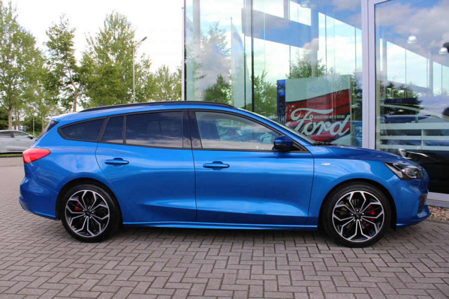 Ford Focus 2.0 EcoBlue 150pk ST-Line X Wagon | Panoramadak | Adaptive LED | Adaptive cruise control | 18 inch met rode remklauwen | Adaptive LED | Half lederen bekleding | Winter Pack | Camera