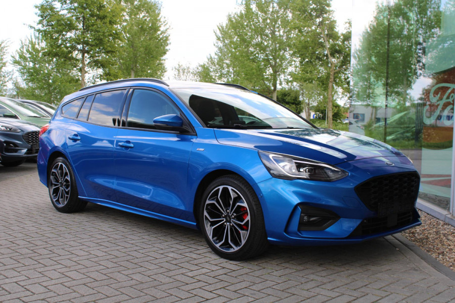 Ford Focus 2.0 EcoBlue 150pk ST-Line X Wagon | Panoramadak | Adaptive LED | Adaptive cruise control | 18 inch met rode remklauwen | Adaptive LED | Half lederen bekleding | Winter Pack | Camera